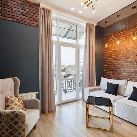 לבוב Leogrand Apartments On Khmelnytskoho 11 מראה חיצוני תמונה