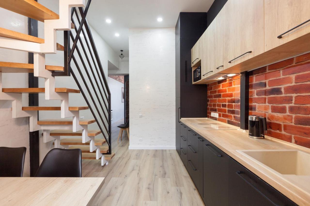 לבוב Leogrand Apartments On Khmelnytskoho 11 מראה חיצוני תמונה