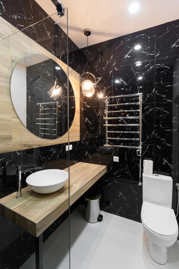 לבוב Leogrand Apartments On Khmelnytskoho 11 מראה חיצוני תמונה