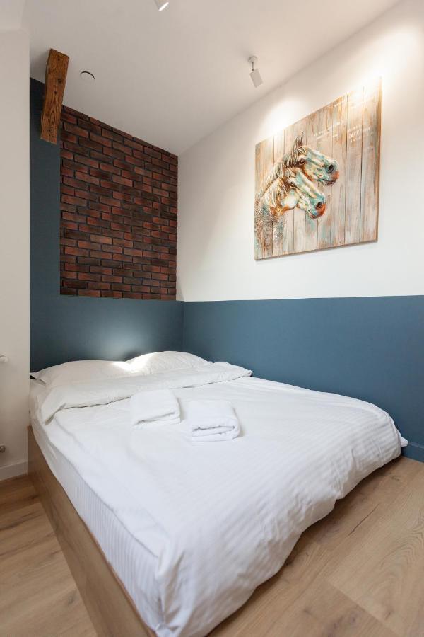 לבוב Leogrand Apartments On Khmelnytskoho 11 מראה חיצוני תמונה