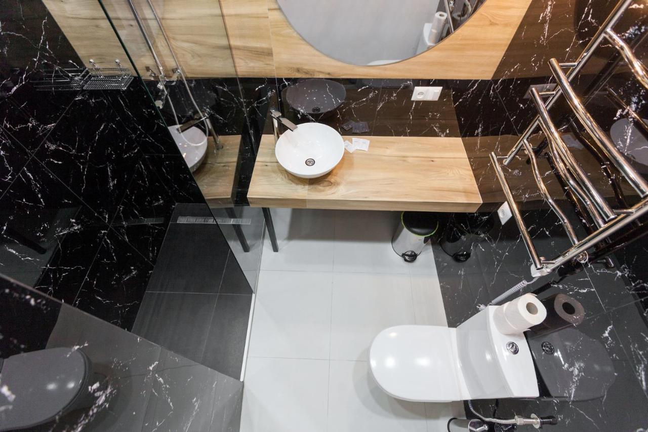 לבוב Leogrand Apartments On Khmelnytskoho 11 מראה חיצוני תמונה