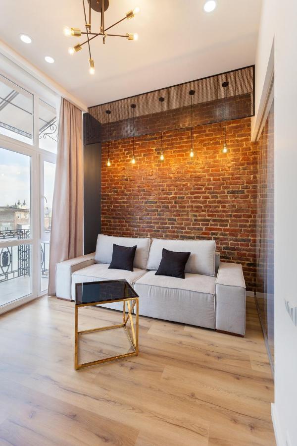לבוב Leogrand Apartments On Khmelnytskoho 11 מראה חיצוני תמונה